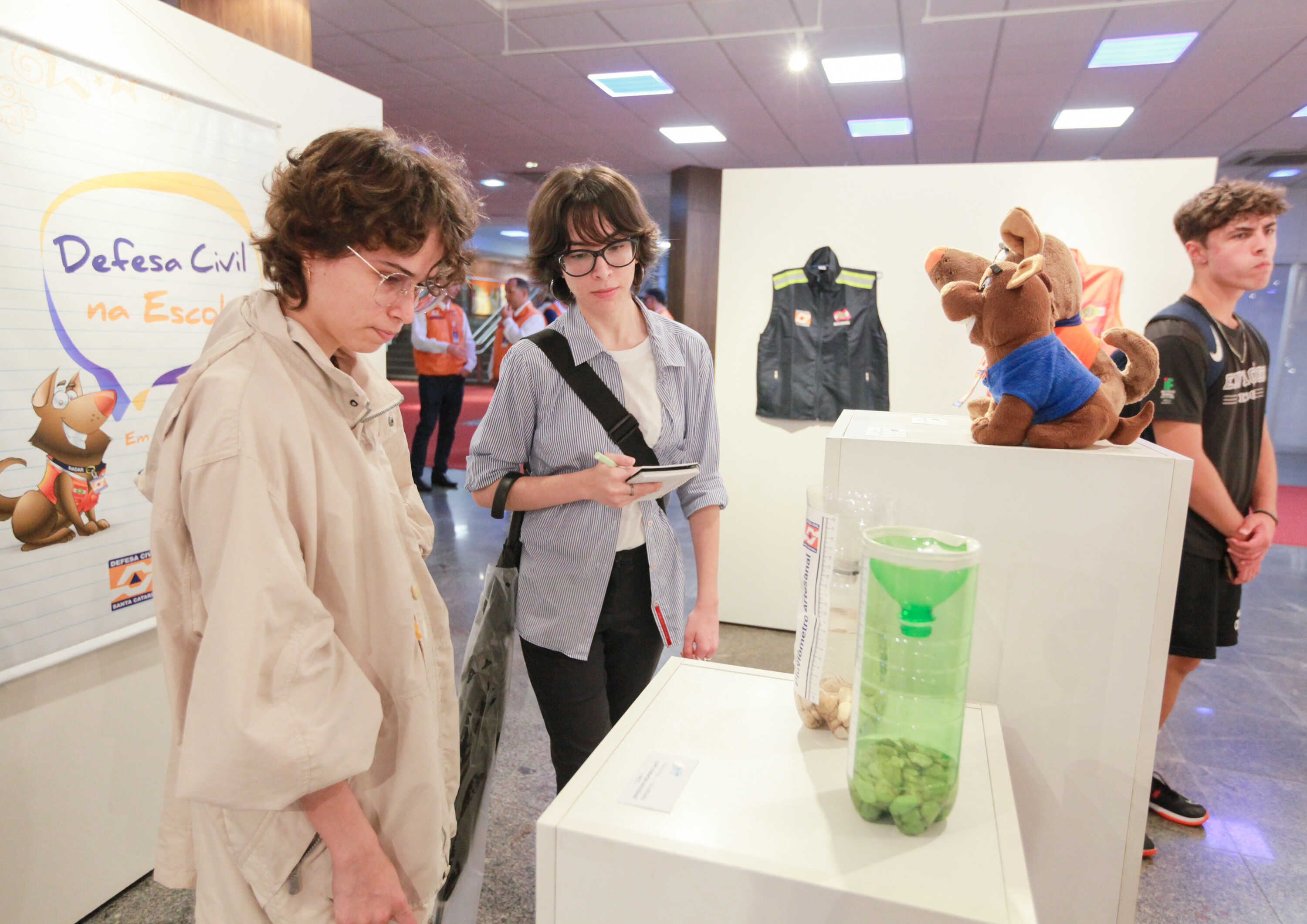 Exposição foi lançada na Assembleia Legislativa e está aberta até o dia 23