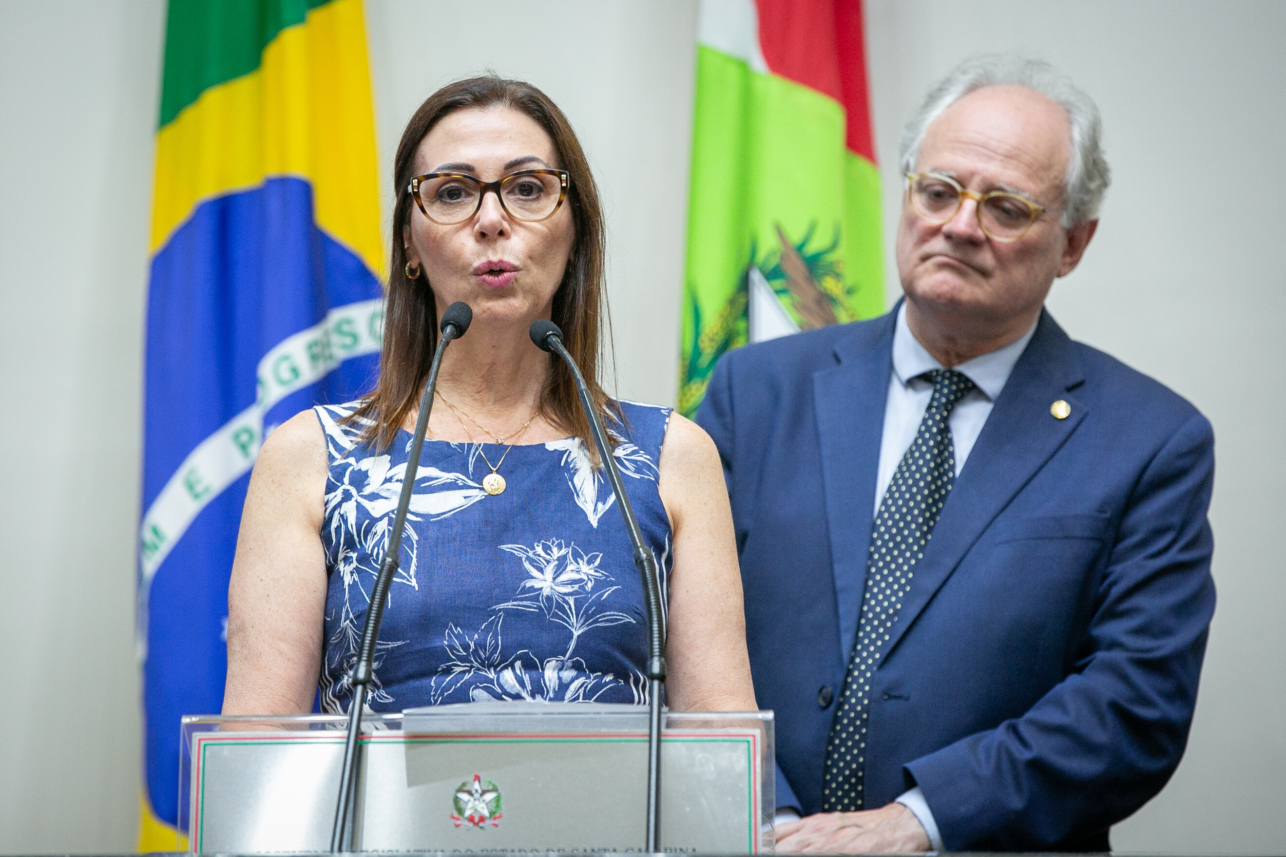 A médica Denise Bousfield da Silva ocupou a tribuna da Alesc na tarde desta quarta-feira (22)