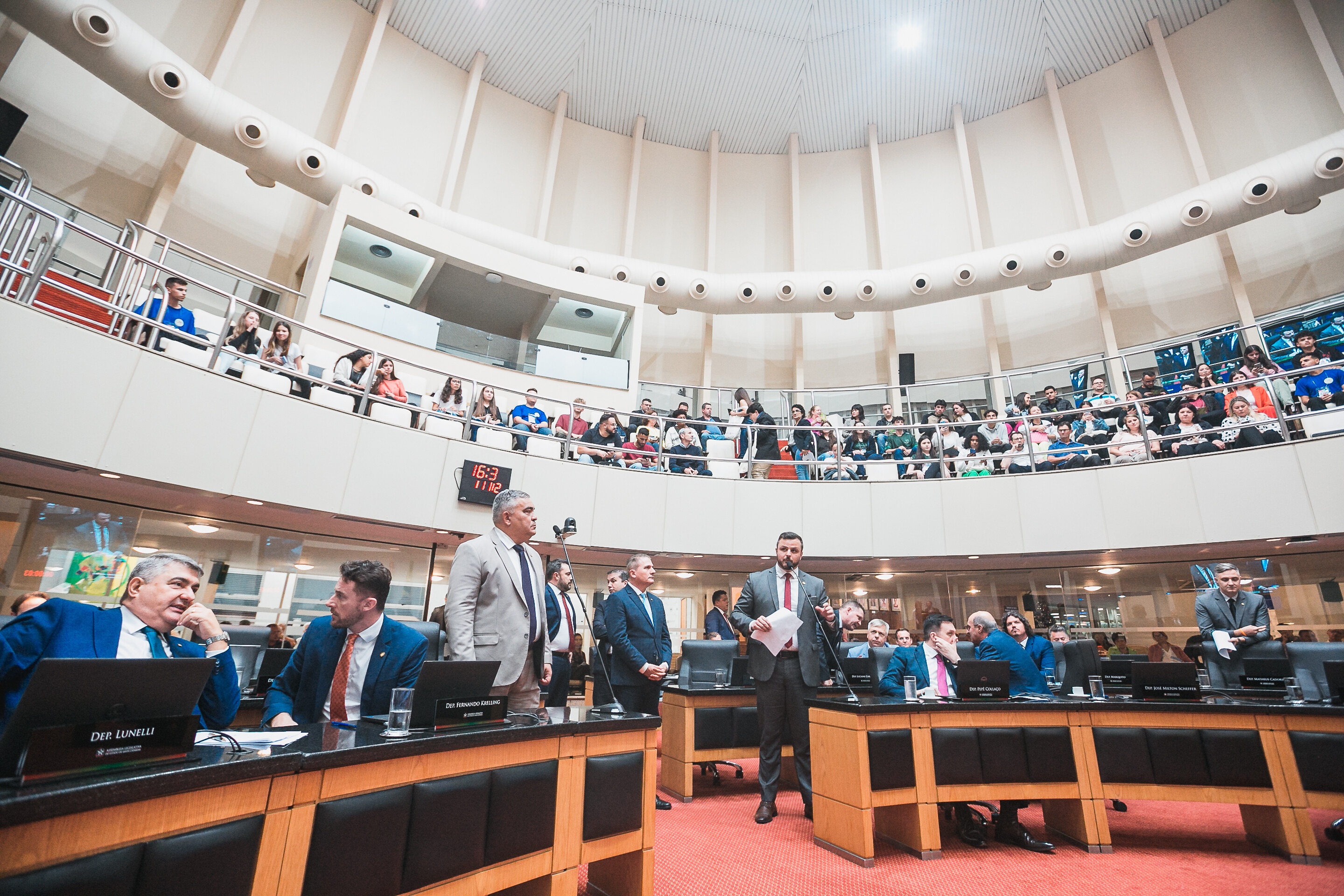 Plenário da Assembleia Legislativa, durante a votação do PL 393/2023
