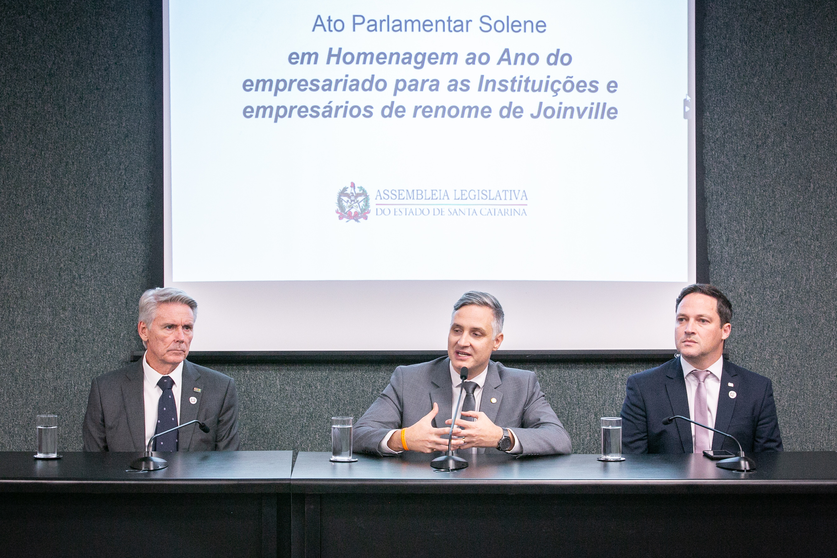 ATO PARLAMENTAR SOLENE – Instituições e Empresários de renome de Joinville