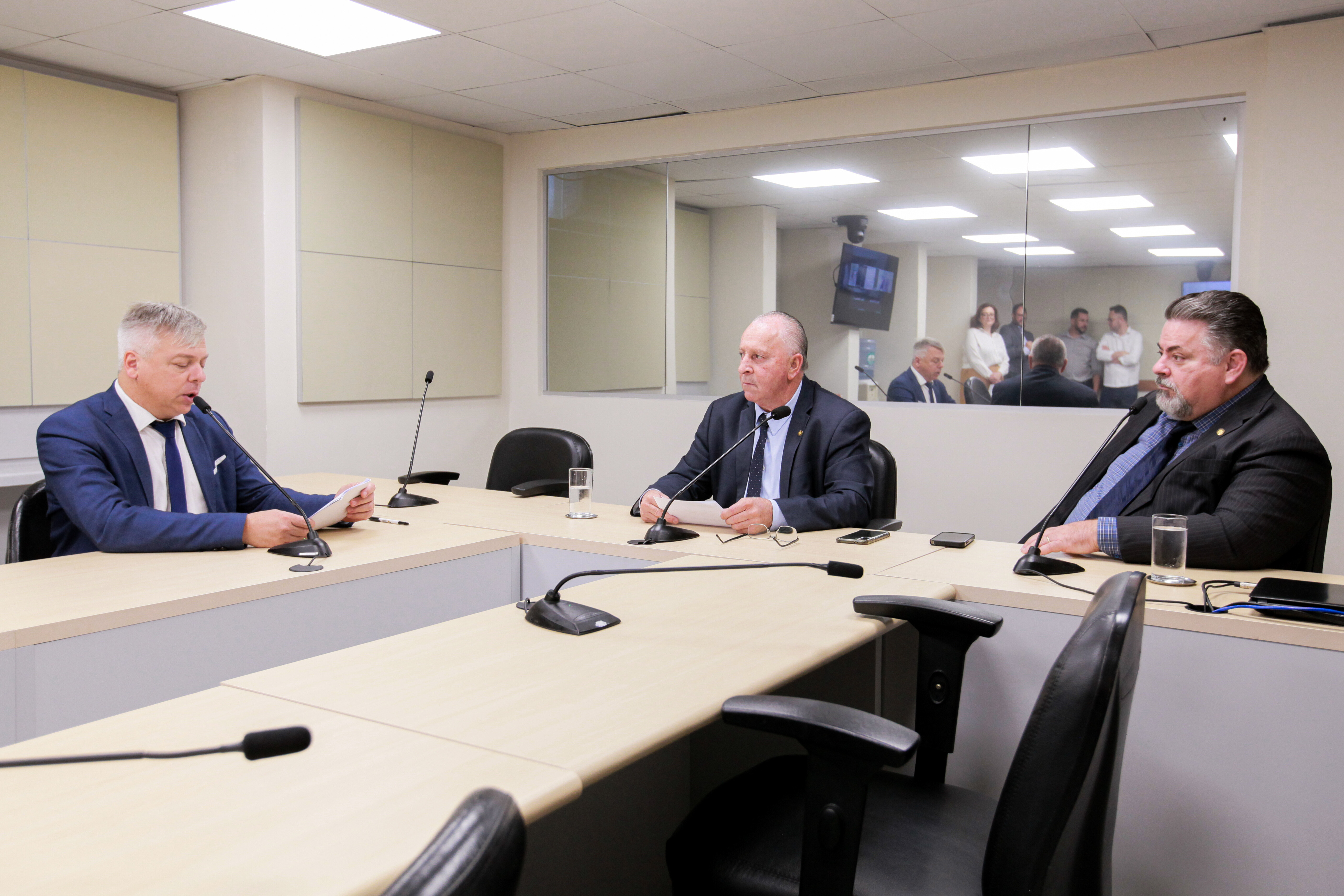 Da esquerda para a direita: deputados Fabiano da Luz, Oscar Gutz (PL) e Sérgio Motta (Republicanos).