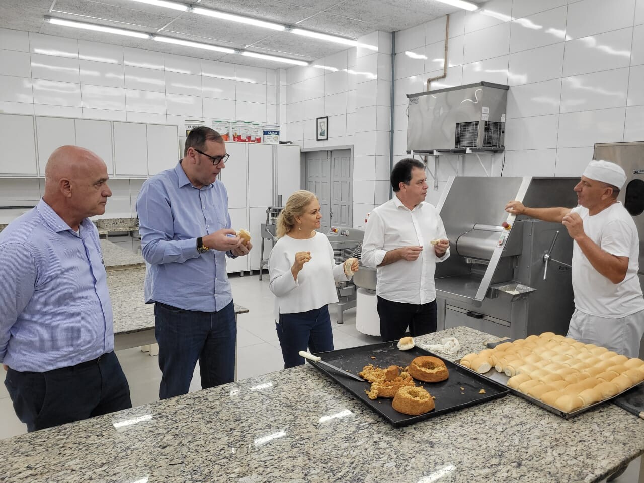 Deputado Rodrigo Minotto e dirigentes do Bairro da Juventude, em Criciúma