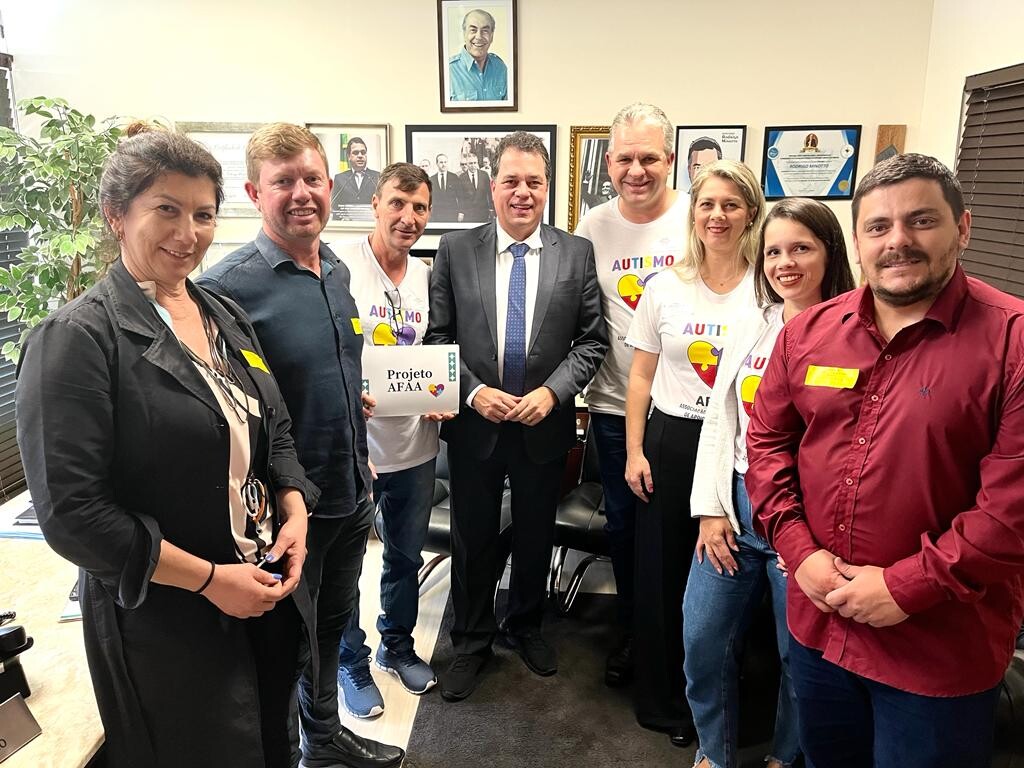 Deputado Rodrigo Minotto e dirigentes da Afaa, de Forquilhinha