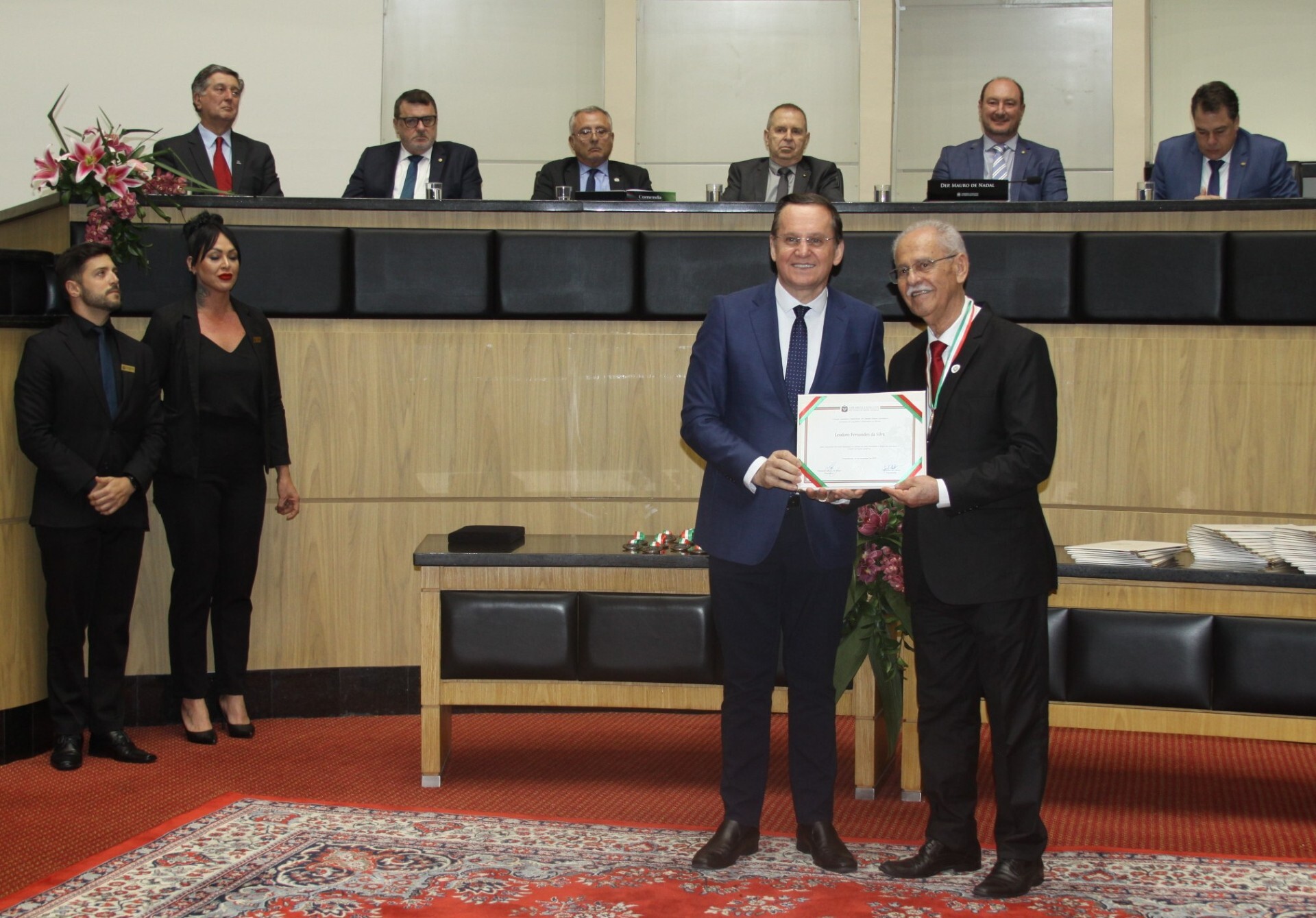 Pastor Leodoro Fernandes recebeu a Comenda do Legislativo por indicação do deputado Miotto FOTOS: Ascom deputado Jair Miotto