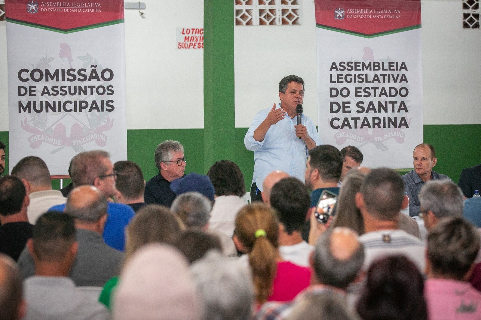 Mais de 600 pessoas participaram dos debates coordenados pelo deputado Ivan Naatz, autor de projeto de lei que retifica os limites entre os dois munic
