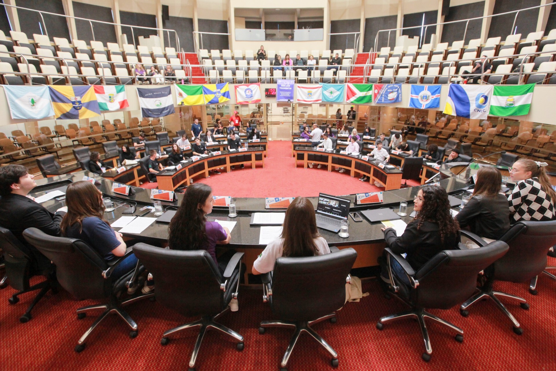 Estudantes de oito municípios terão uma semana de debates e de formação no Parlamento Jovem