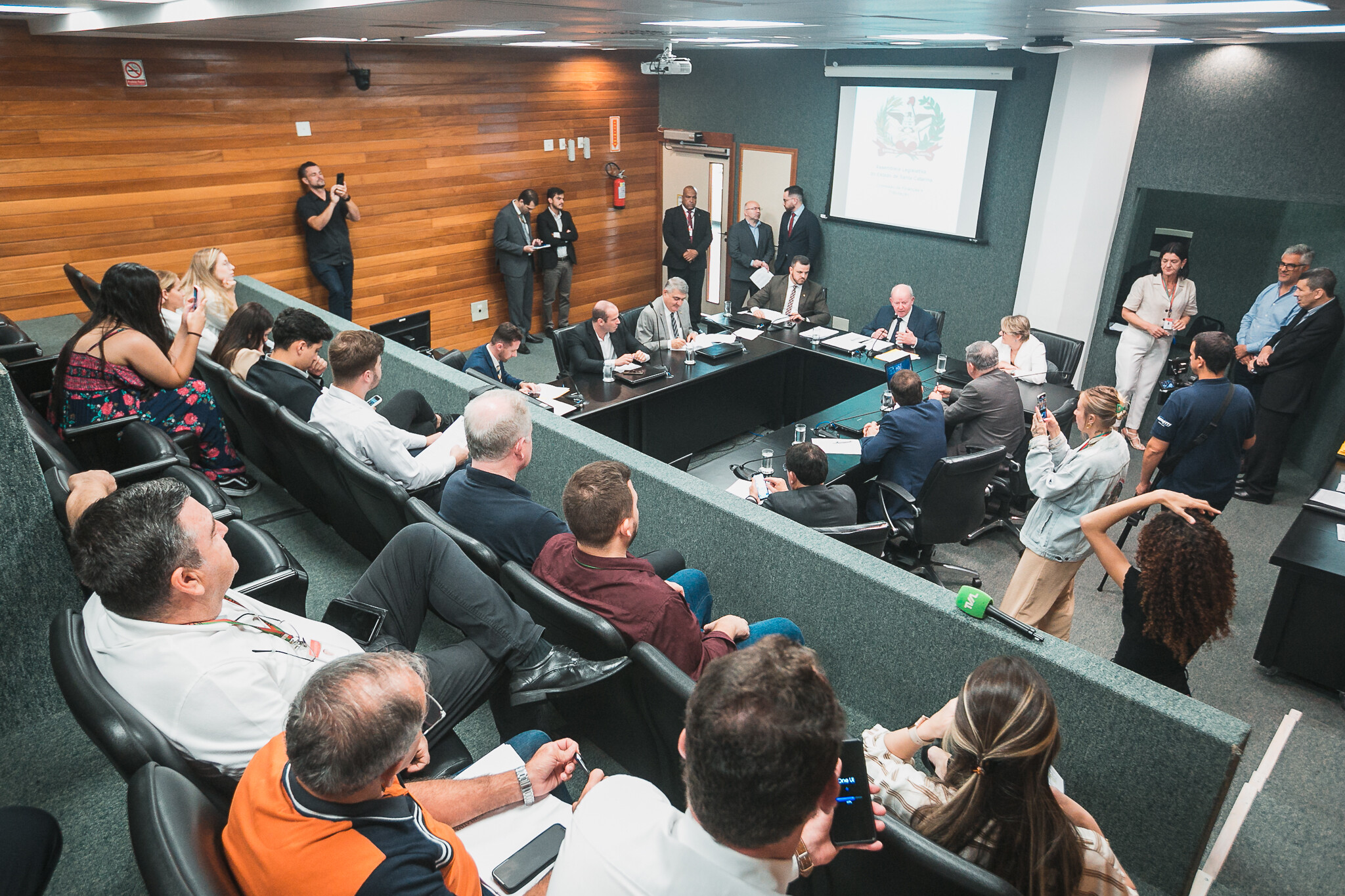 Reunião da Comissão de Finanças desta quarta-feira (06).