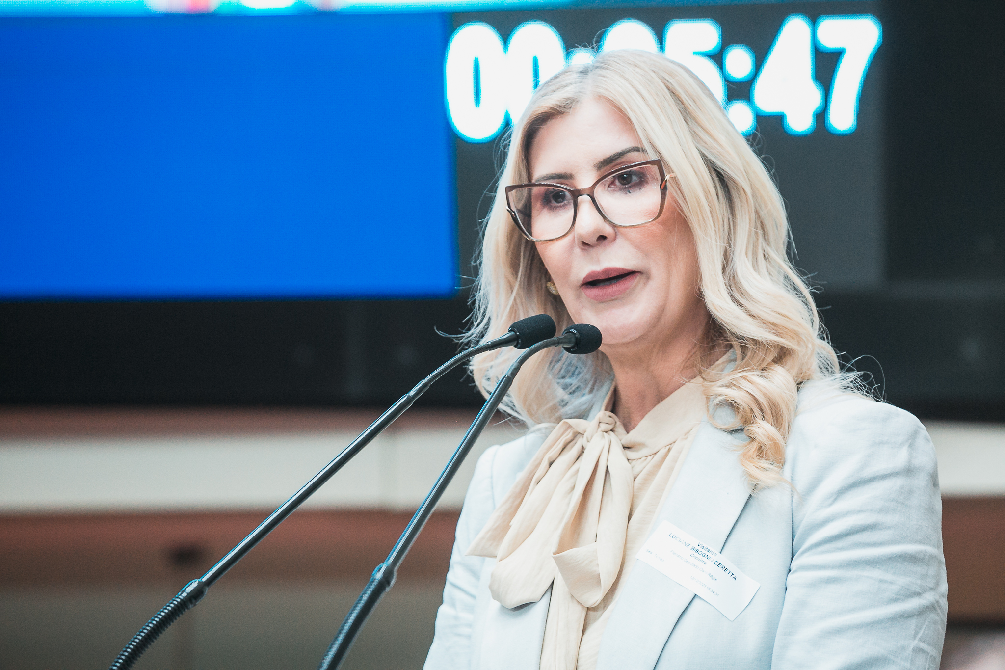 - Luciane Ceretta, Reitora da UNESC e Presidente da ACAFE
