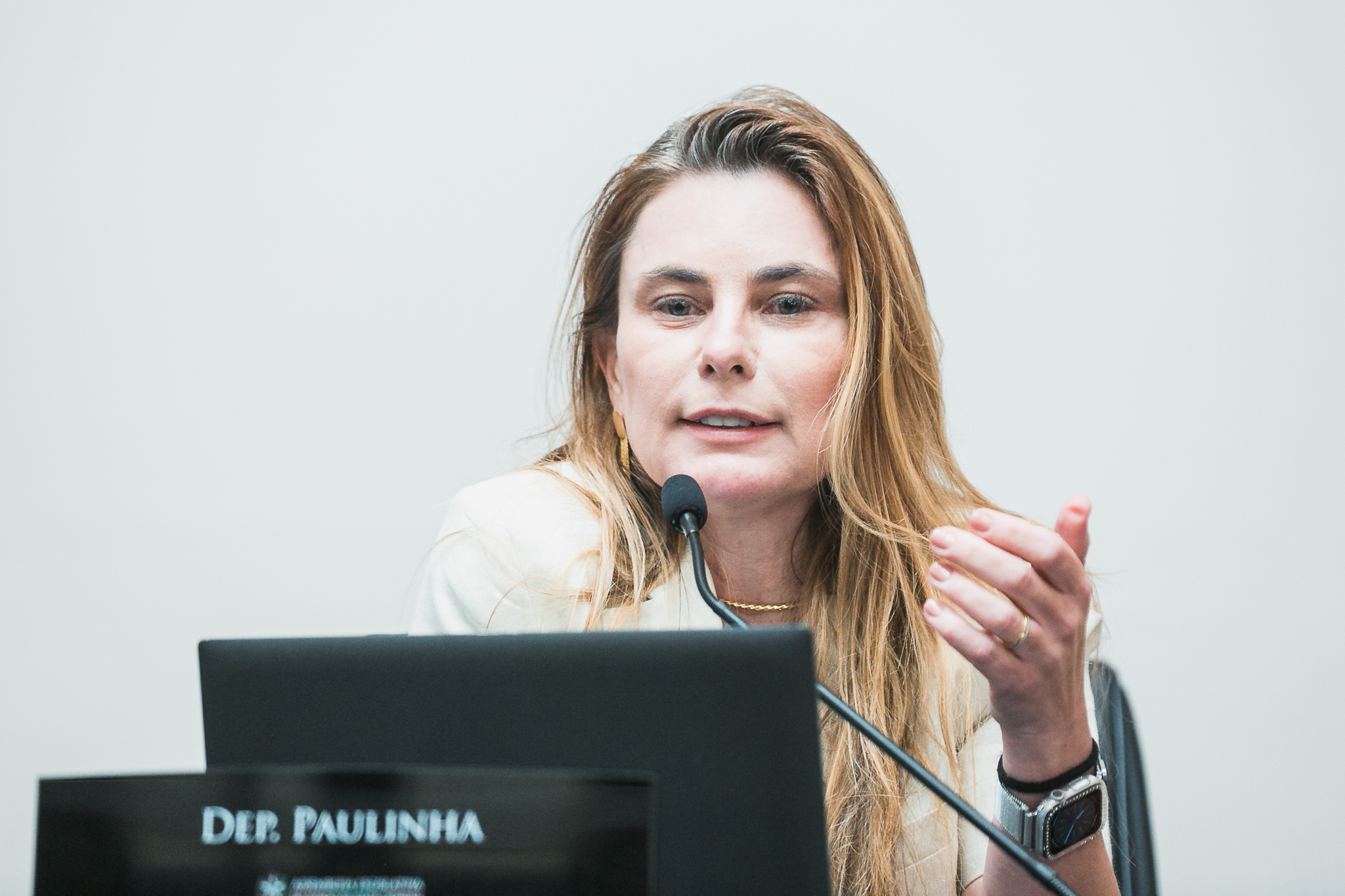 - Deputada Paulinha (Podemos)