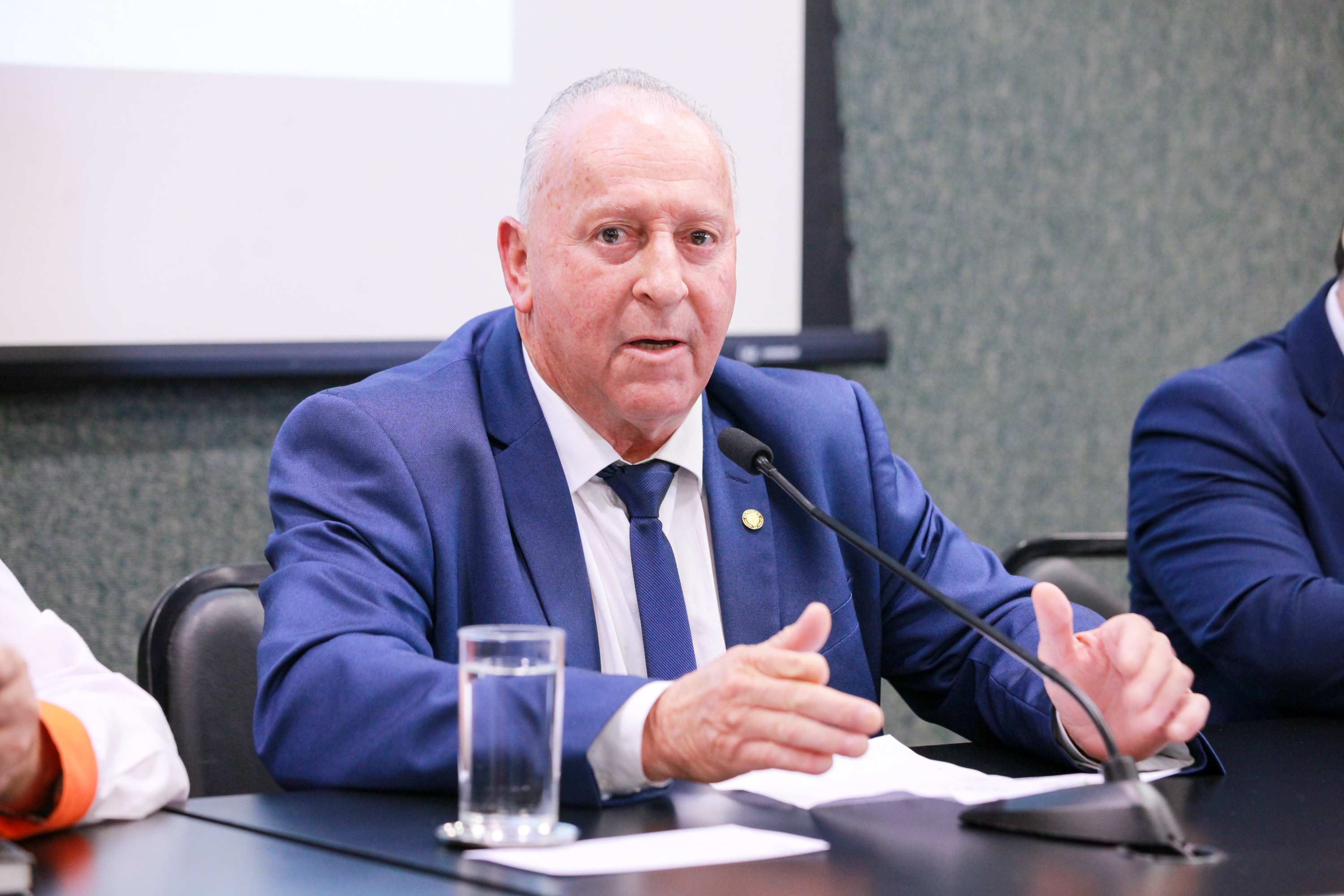- Deputado Oscar Gutz (PL)