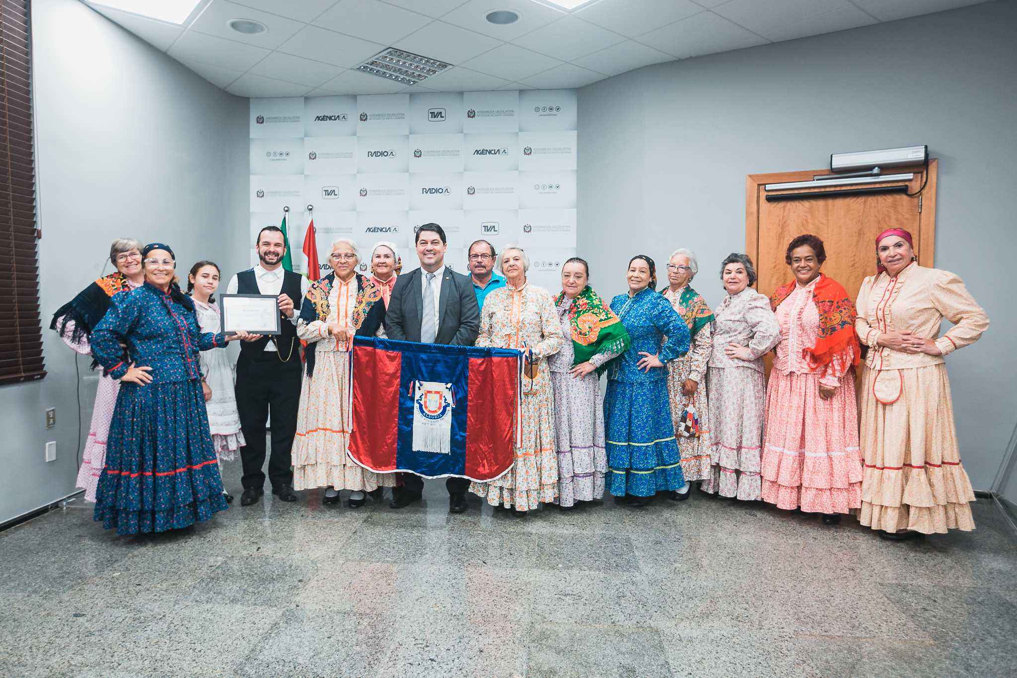 Entrega de Moção para Grupo Alegria de Porto Belo – Dep Emerson Stein