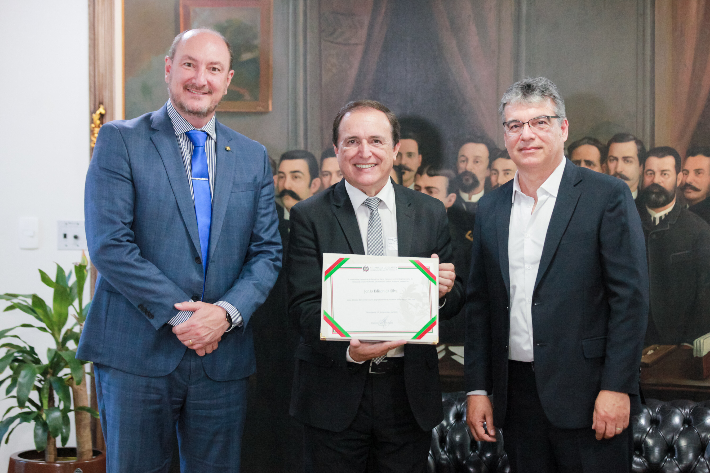 Deputado Mauro De Nadal, pastor Jonas Edison da Silva e o vice-presidente do Cete, Edson Pereira