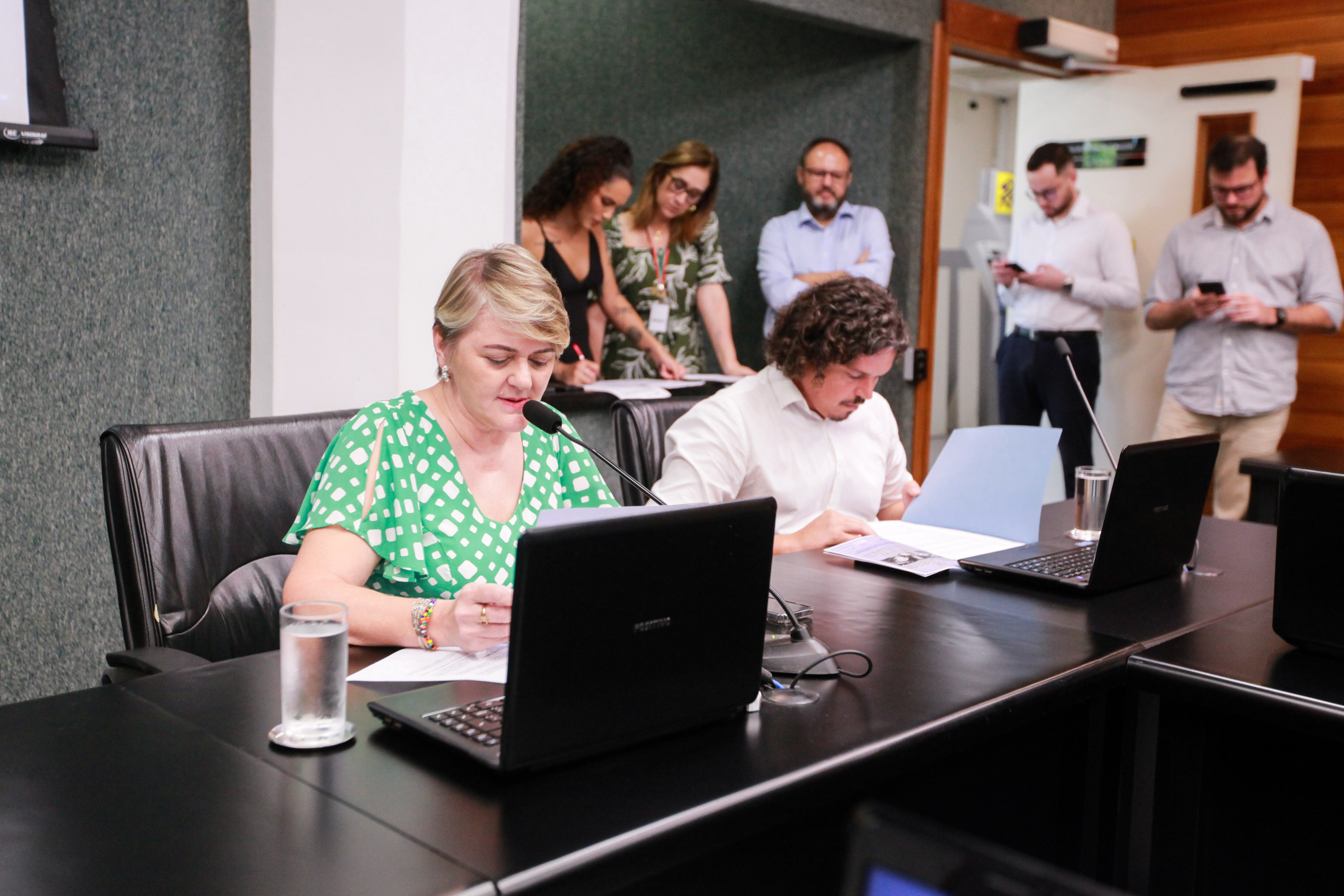 Deputada Luciane Carminatti comanda a Comissão de Educação