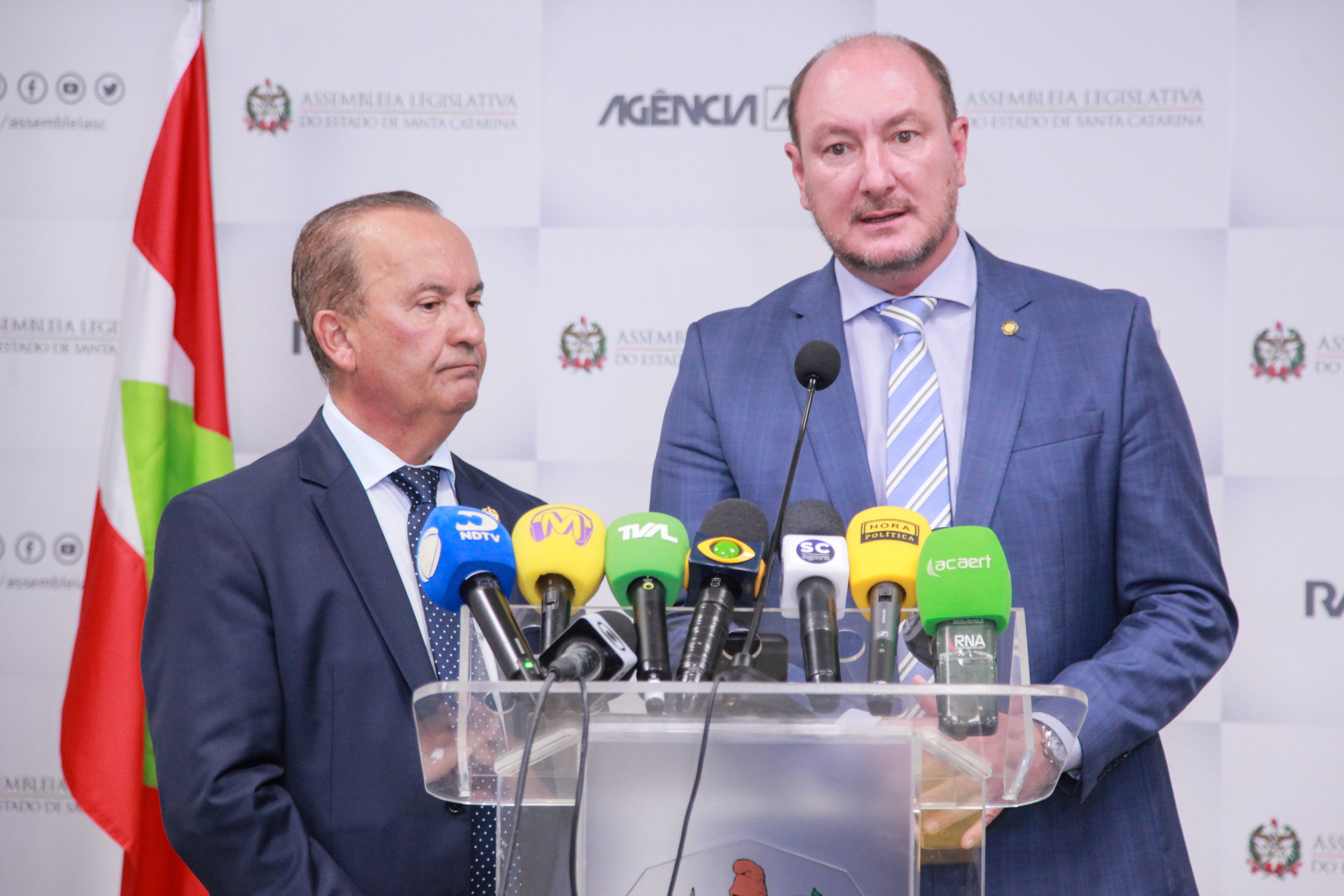 COLETIVA – Presidente da Alesc e governador de SC