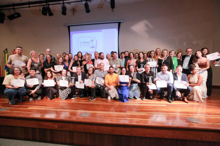 Finalistas do 3º Prêmio ACI Ocesc de Jornalismo, entregue na noite desta terça (27), na Alesc