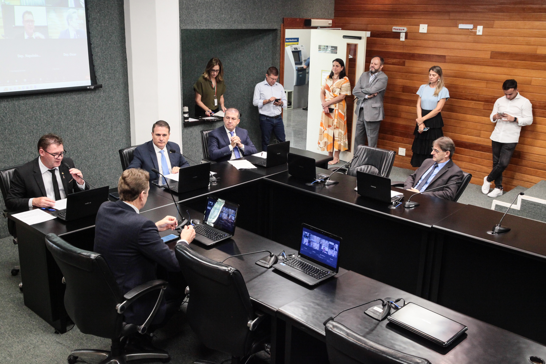 - Deputado Volnei Weber (MDB) - Deputado Edilson Massoco (PL)	 - Deputado Altair Silva (PP) 	 - Deputado Camilo Martins (Podemos) 	 - Deputado Neodi Saretta (PT)