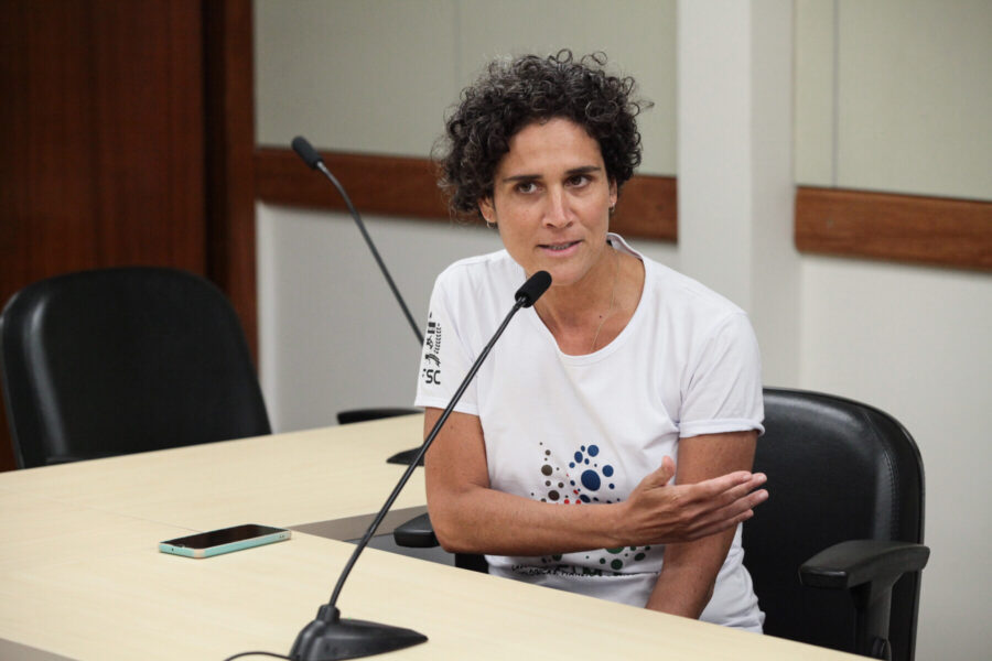 Professora do Departamento de Ecologia e Zoologia da UFSC, Michele de Sá