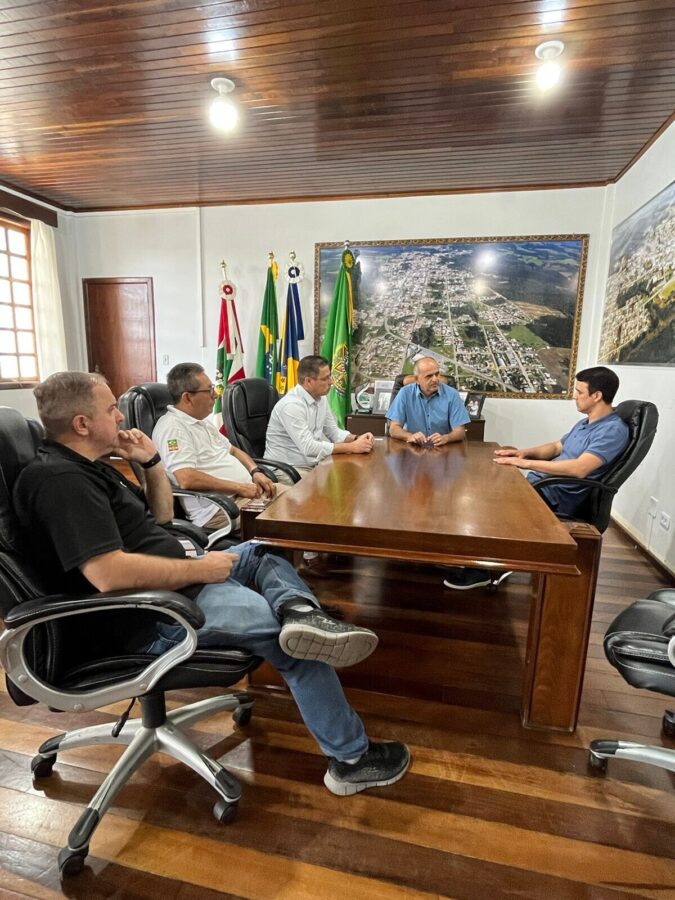 Deputado Marcos da Rosa e lideranças políticas do Planalto Norte e Meio Oeste