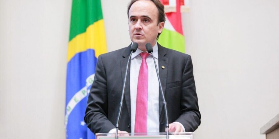 Deputado Carlos Humberto.
