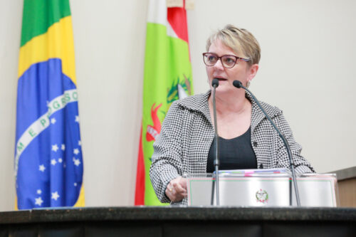 Projeto de lei autoriza professor a acompanhar os filhos no médico