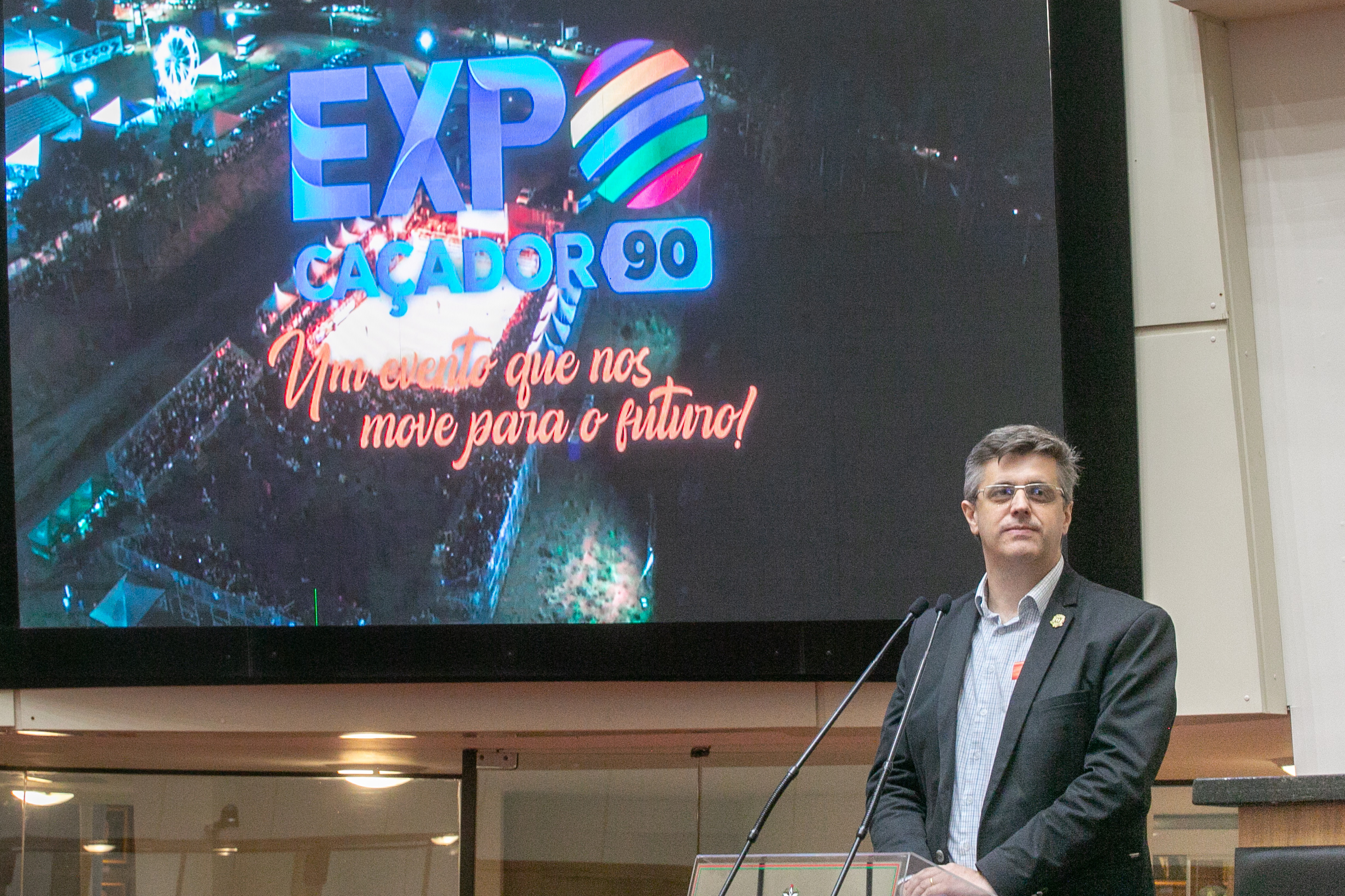 Suspensão da Sessão – Expo Caçador 90