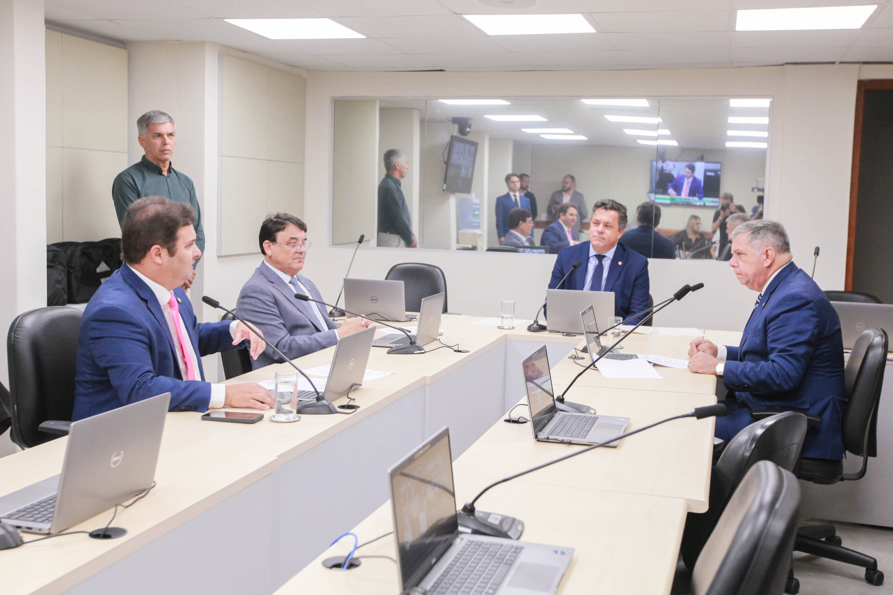 - Deputado Sérgio Guimarães(União)  Deputado Mauricio Peixer (PL)	
 - Deputado Ivan Naatz (PL) 	- Deputado Mário Motta (PSD)