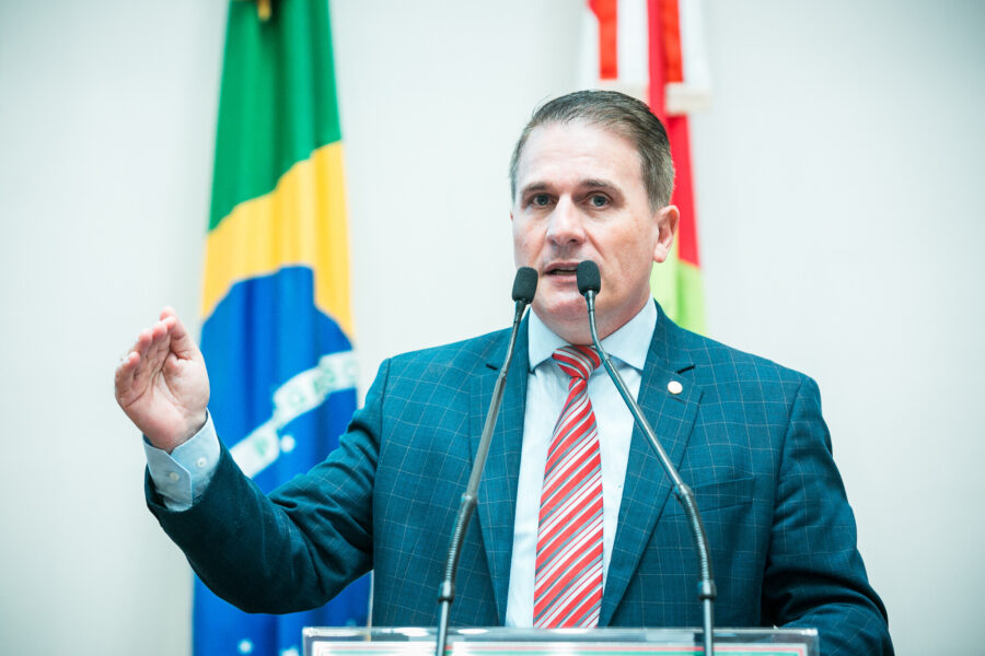 Deputado Altair Silva (PP), manifestou preocupação com dificuldades enfrentadas por produtores de leite.