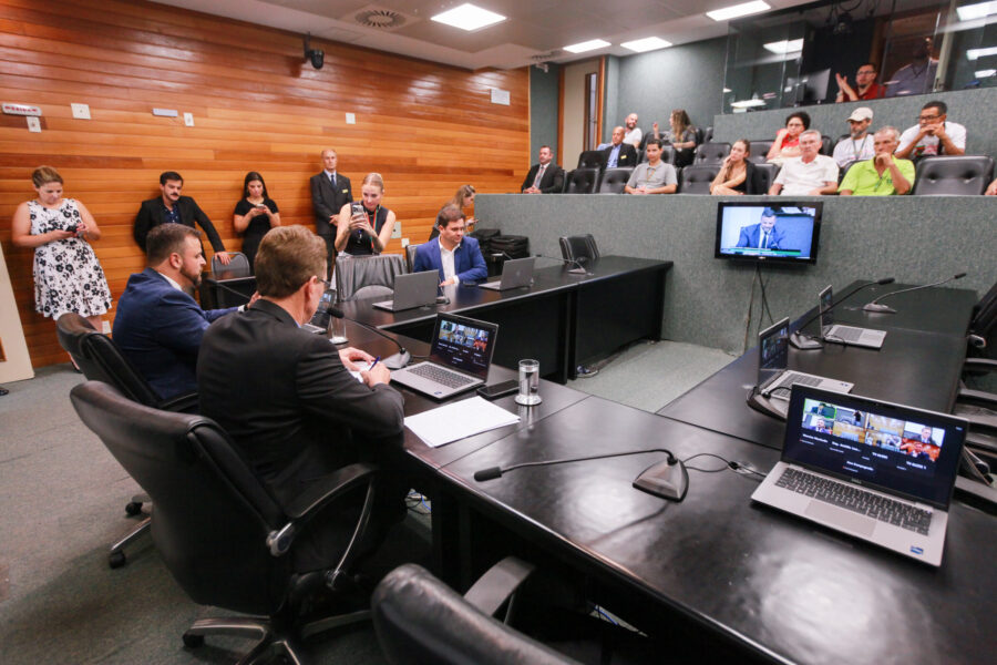 Comissão aprova proposta que inclui ensino de robótica e programação nas escolas