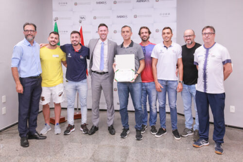 Assembleia concede moção para árbitro catarinense Kléber Lúcio Gil