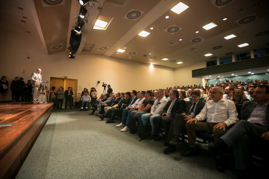 Encontro segue até esta sexta-feira (15), no auditório Antonieta de Barros, na Assembleia Legislativa.