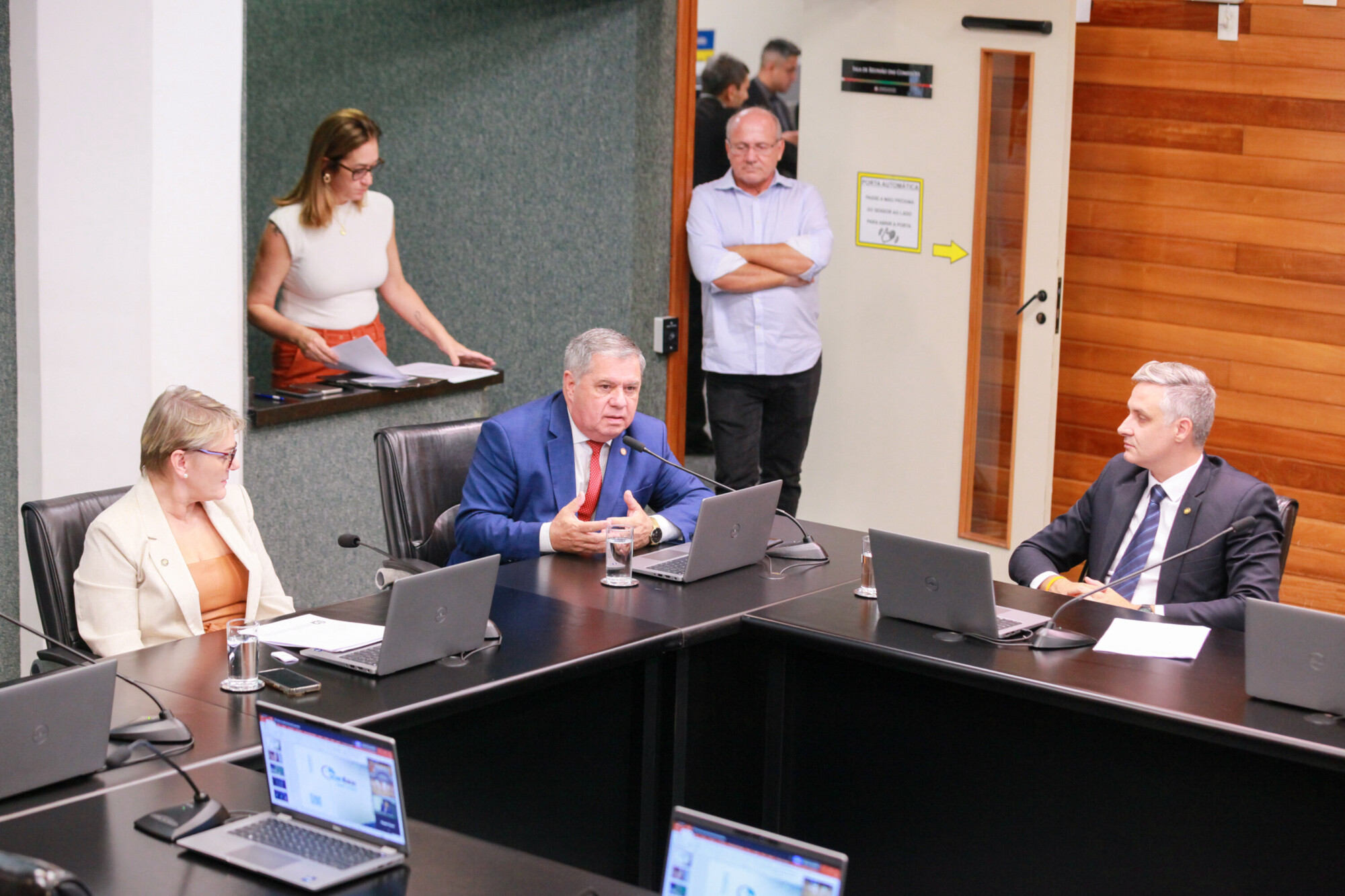 - Deputada Luciane Carminatti (PT) 		 - Deputado Mário Motta (PSD)

 - Deputado Matheus Cadorin (NOVO)