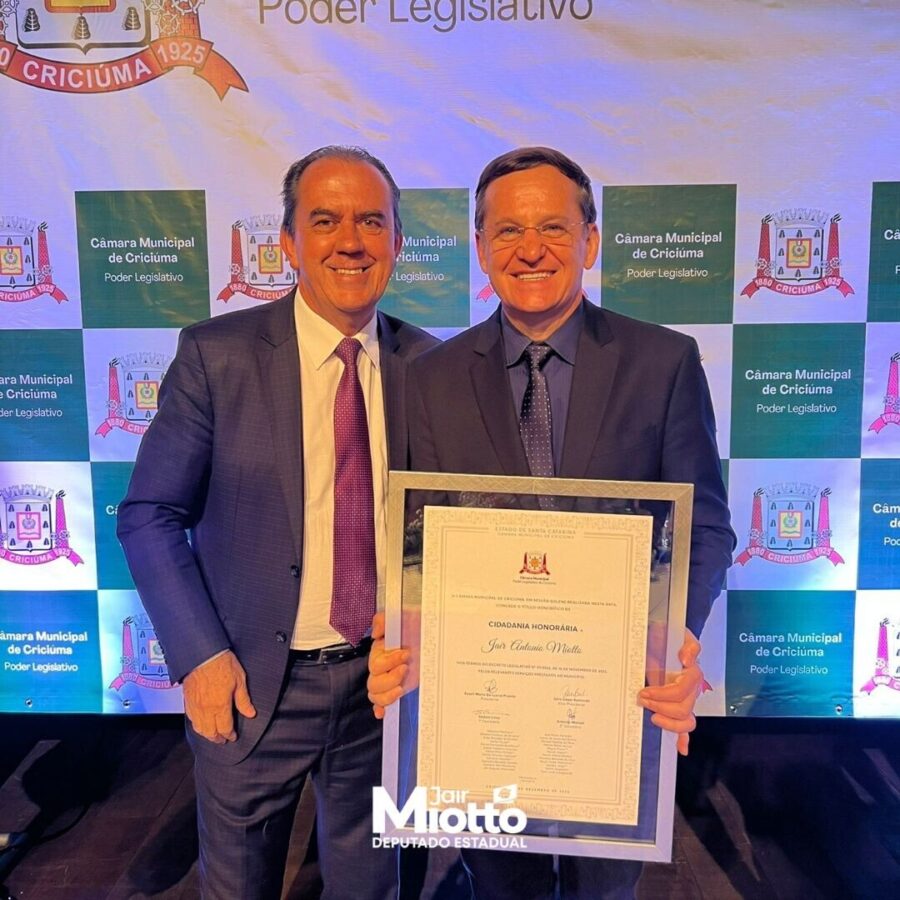 Em 2022 e 2021, o deputado Miotto foi agraciado com horárias propostas pelo prefeito em exercício, Jair Alexandre. FOTO: assessoria de imprensa.
