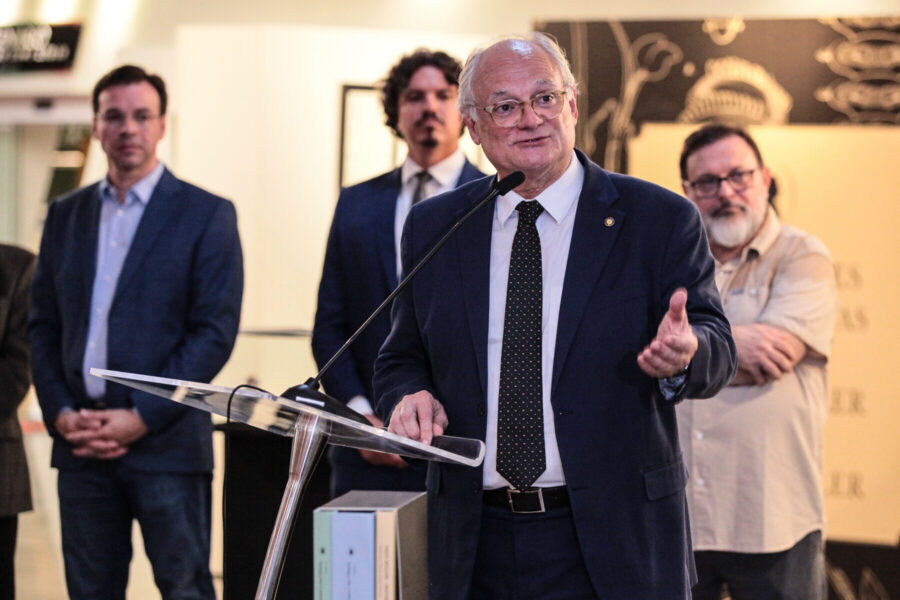 Deputado Dr. Vicente Caropreso, proponente do lançamento na Alesc