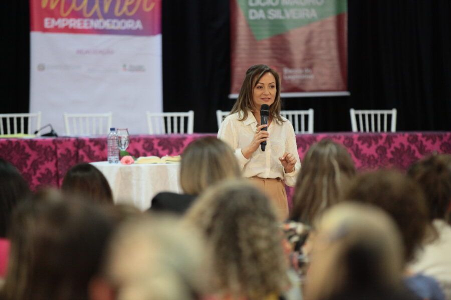 Cris Zanatta,professora e vereadora de São Miguel do Oeste.