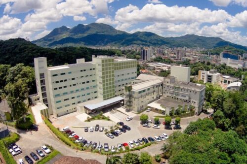 Dr. Vicente comemora convênio de R$ 7,5 mi para área de pediatria e maternidade no Hospital Jaraguá