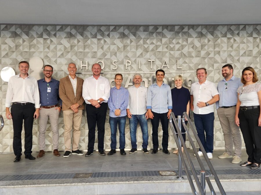 Parlamentares e dirigentes do Hospital Santo Antônio