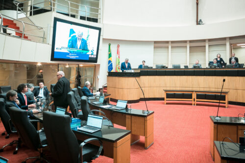 Deputados apontam atrasos e transtornos em obras de rodovias