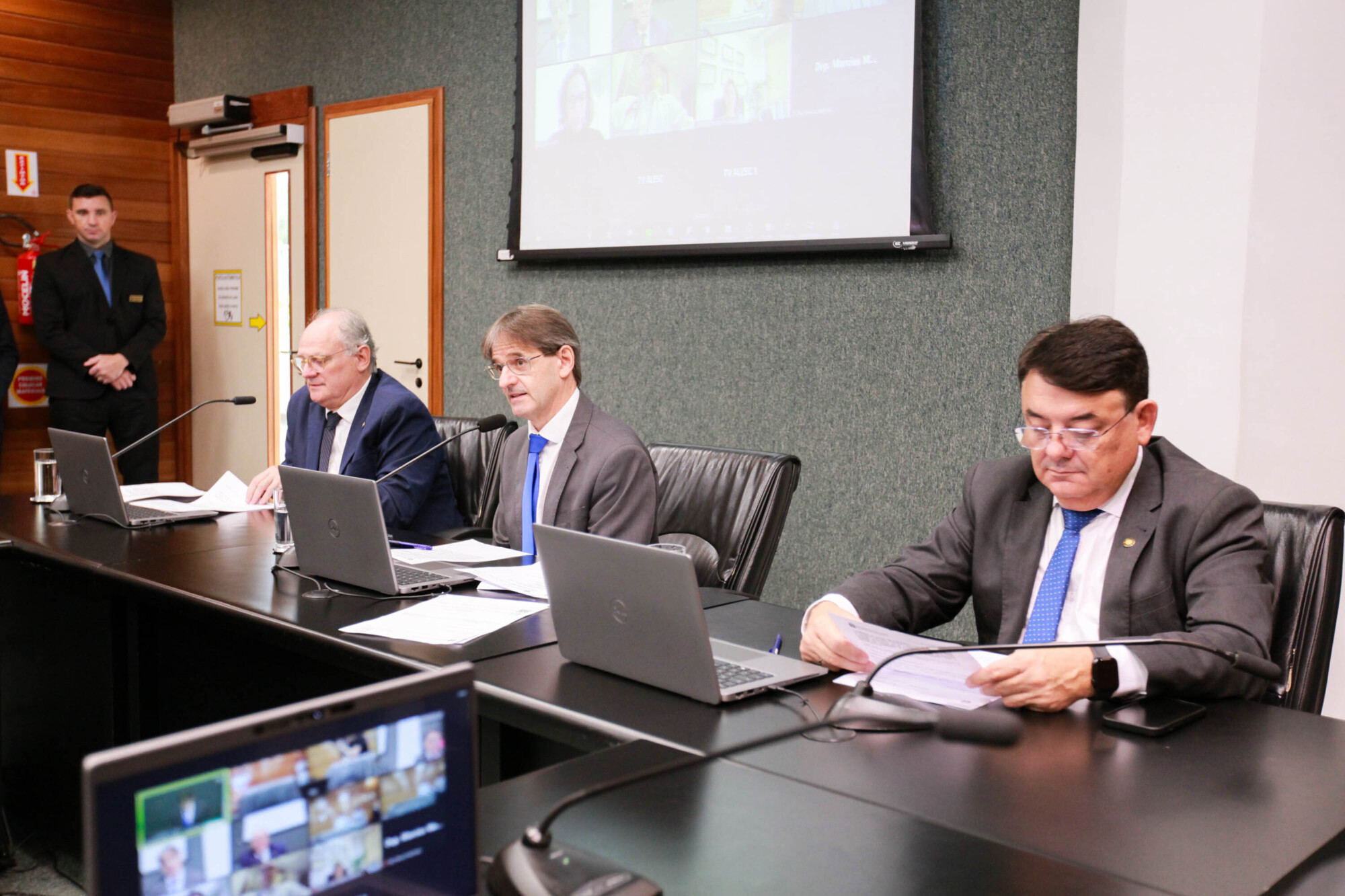 - Deputado Dr. Vicente Caropreso (PSDB) 
 - Deputado Neodi Saretta (PT) 	
 - Deputado Mauricio Peixer (PL)