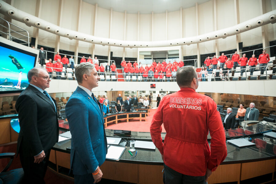 Homenagem foi realizada na noite desta segunda-feira (8), na Assembleia Legislativa