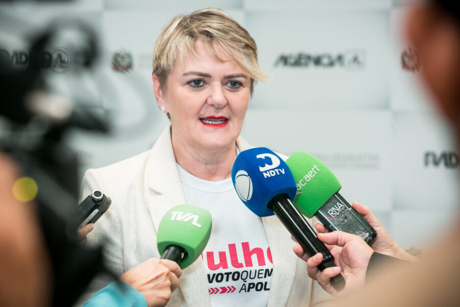 Deputada Luciane Carminatti