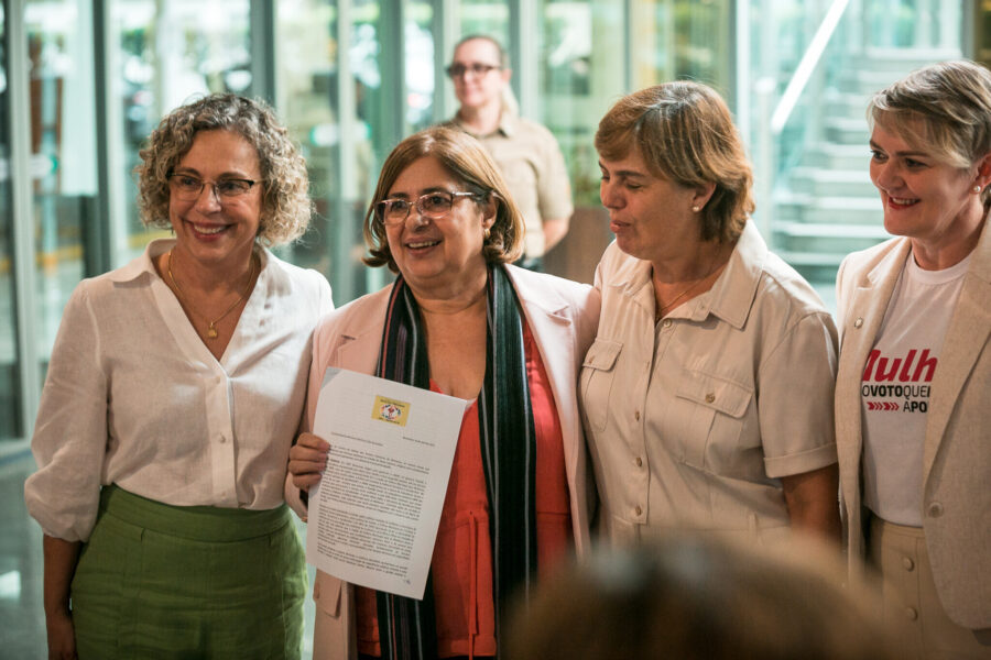 Deputada federal Ana Paula Lima participou também das discussões
