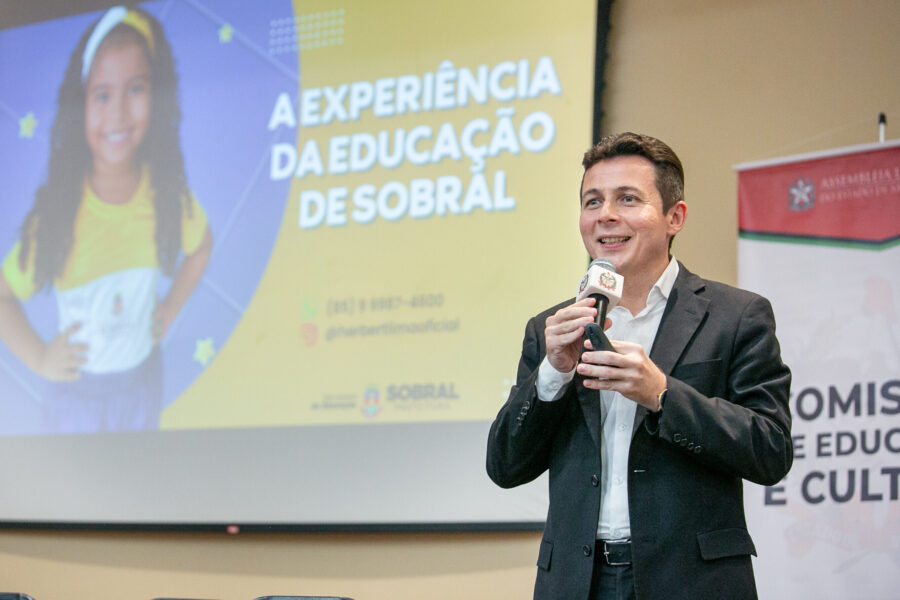 Secretário Municipal de Educação de Sobral, Francisco Herbert Lima Vasconcelos