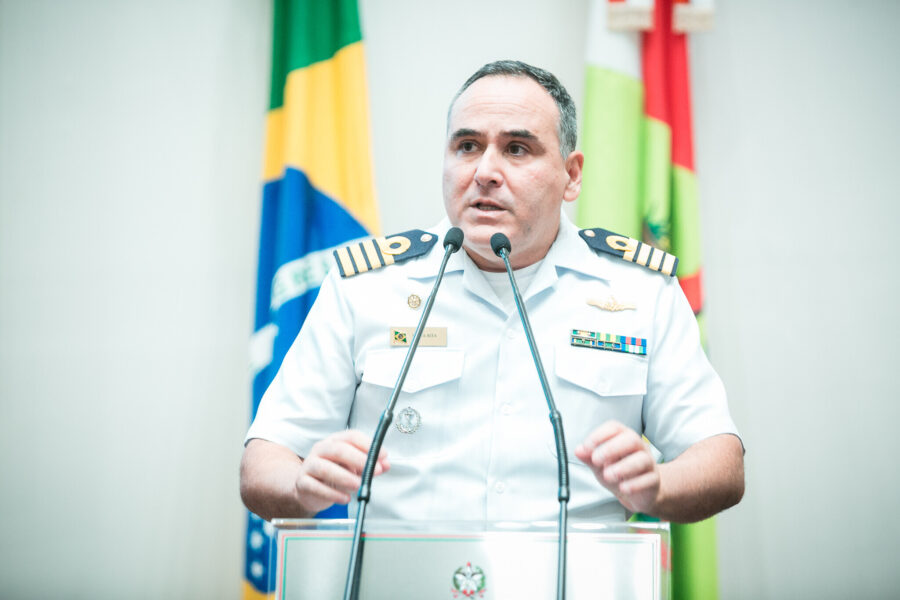 O capitão de mar e guerra Rodrigo Santa Rita, comandante da Capitania dos Portos de Santa Catarina, ocupou a tribuna da Alesc nesta quinta (18)