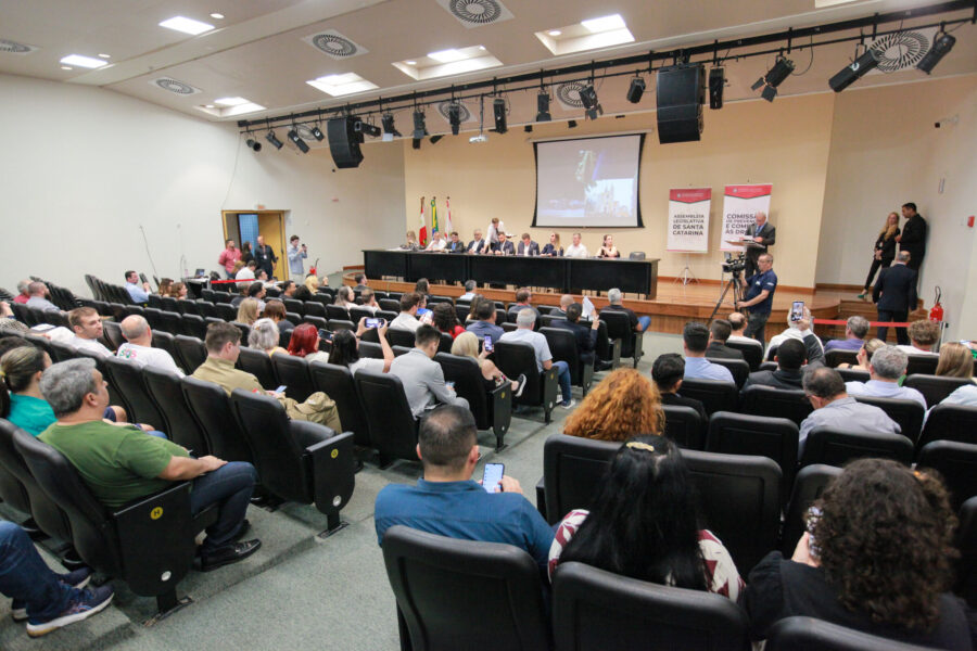 Encontro foi promovido nesta terça-feira (2) pela Comissão de Prevenção e Combate às Drogas da Alesc