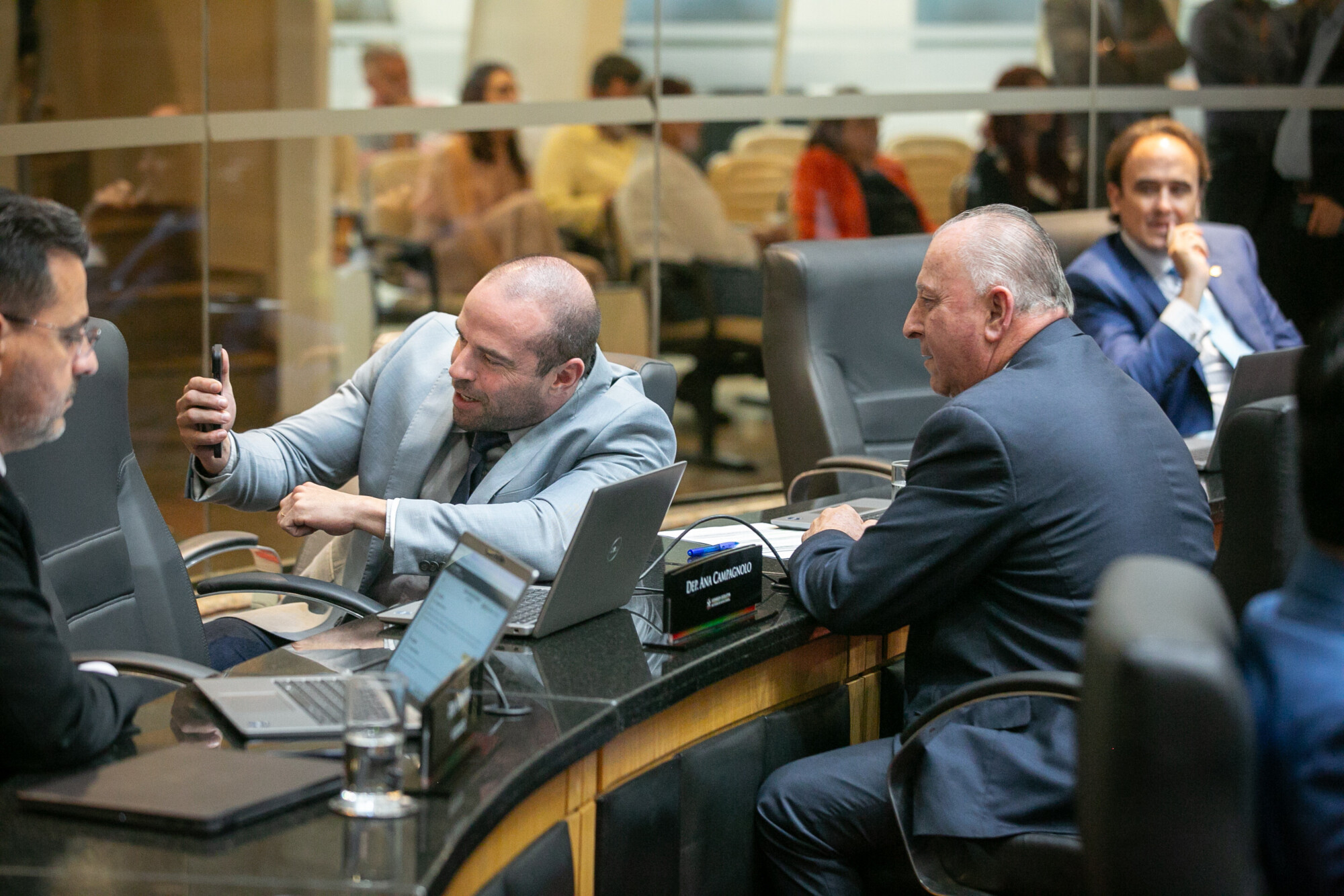 - Deputado Jessé Lopes (PL) 
 - Deputado Oscar Gutz (PL)
