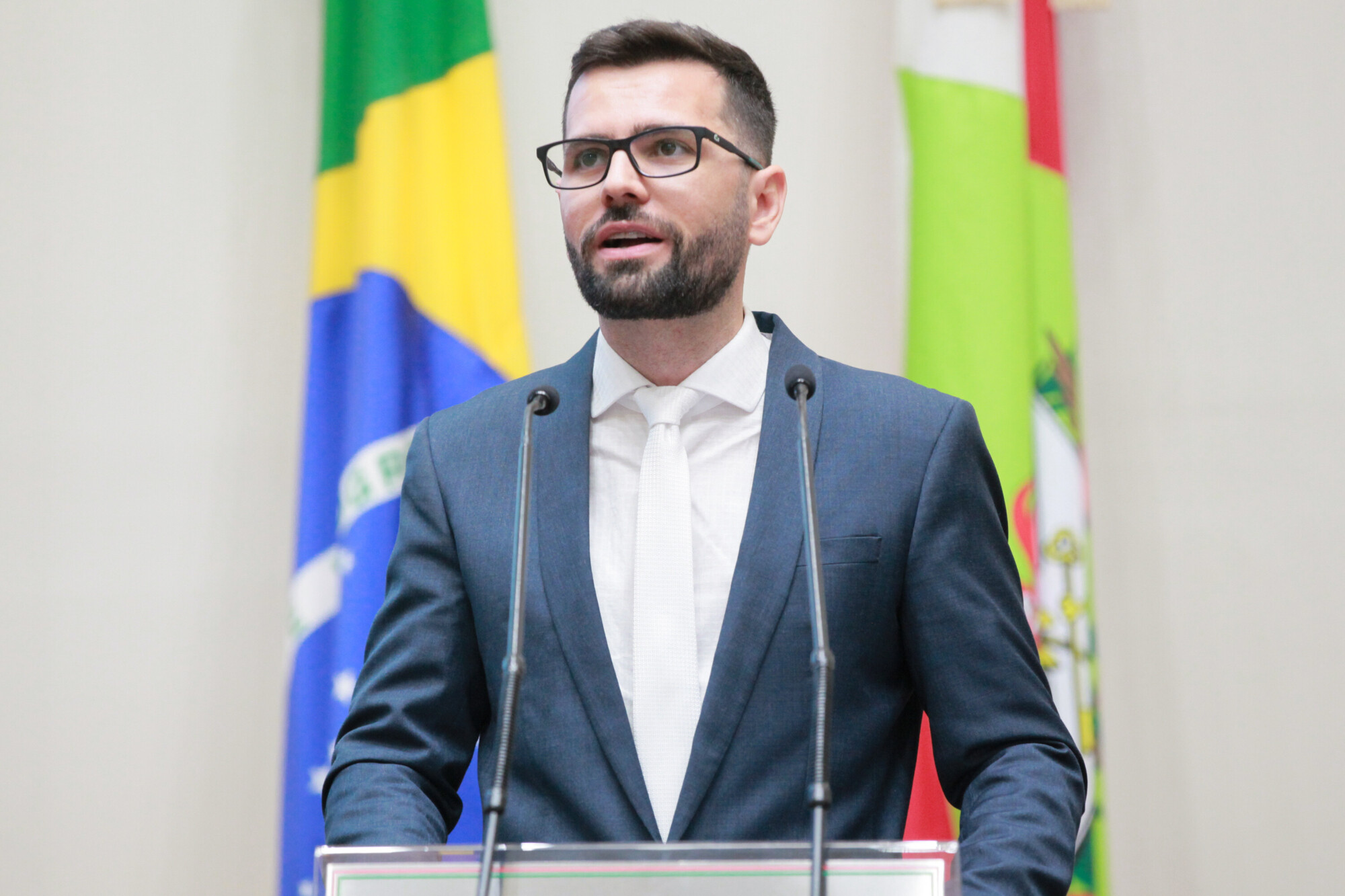 - Deputado André de Oliveira (NOVO)