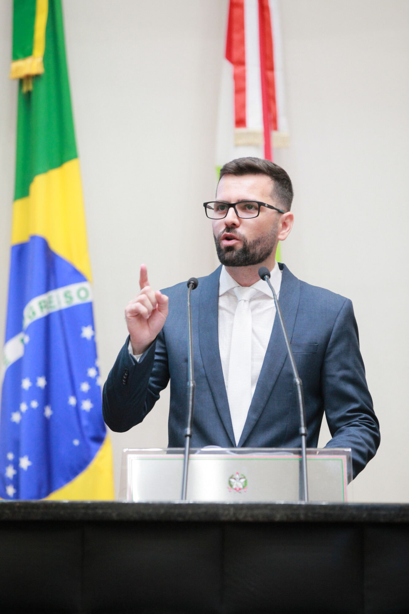 - Deputado André de Oliveira (NOVO)