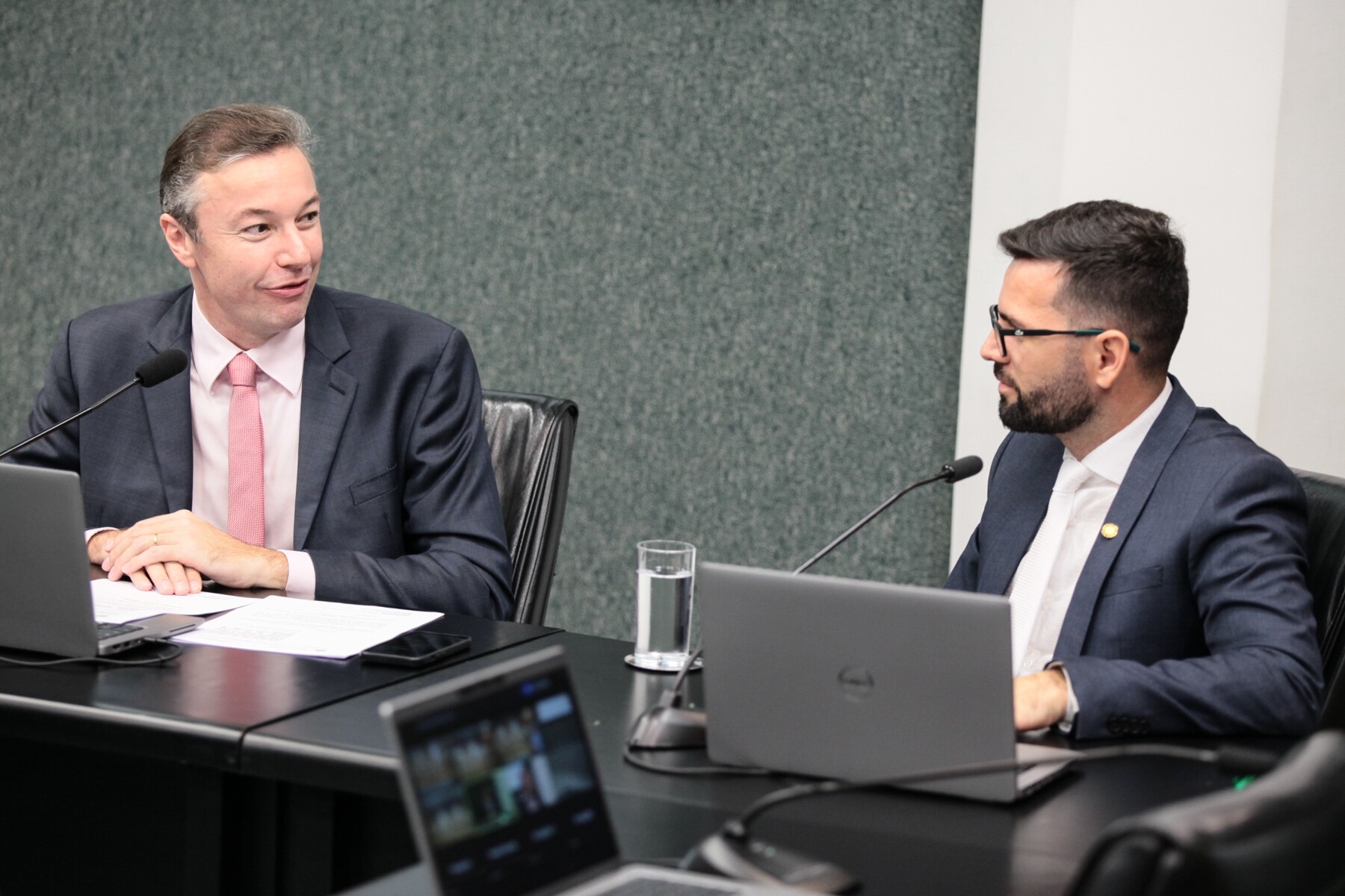 - Deputado Napoleão Bernardes (PSD) 	
- Deputado André de Oliveira (NOVO)