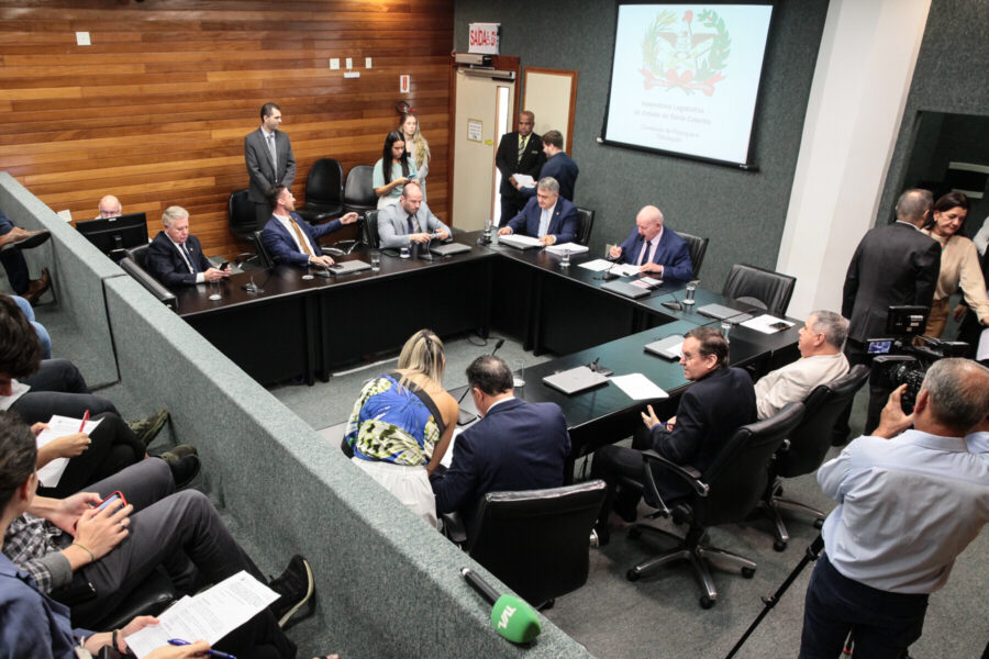 Comissão de Finanças e Tributação da Alesc, que se reuniu na manhã desta quarta-feira (24)