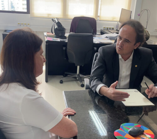 Carlos Humberto anuncia R$ 500 mil para saúde de Brusque